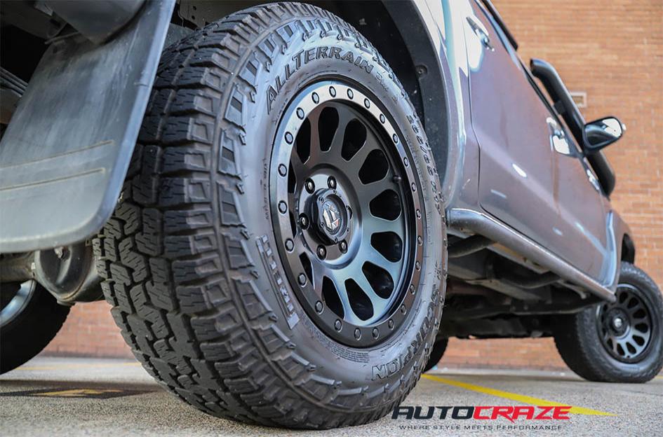 TOYOTA HILUX N70 4WD VECTOR MATTE BLACK